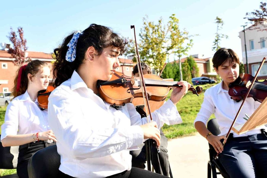 İki Elin Sesi Var Gençlik Senfoni Orkestrası’ndan Müzik Ziyafeti