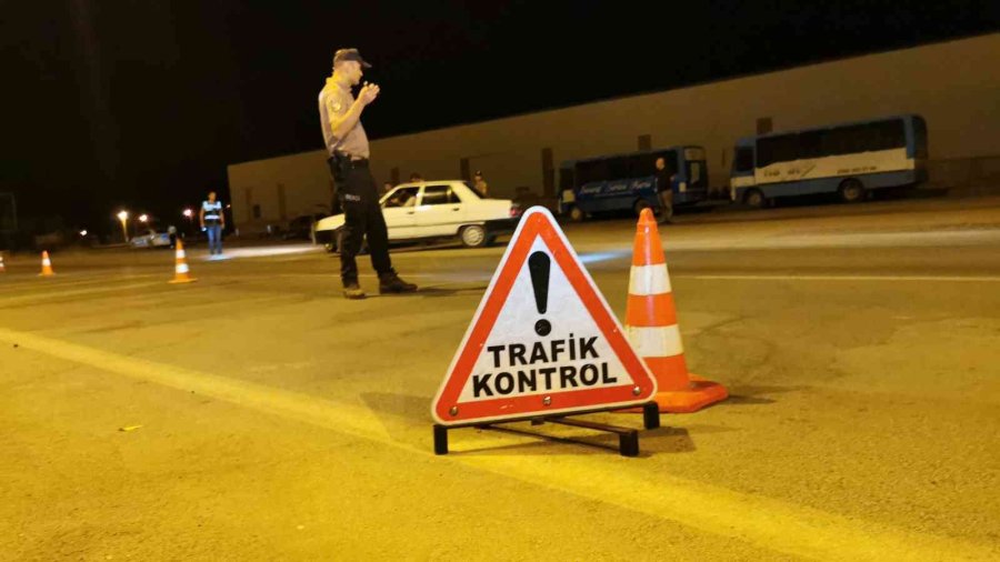 4 Bin 257 Kişi Denetlendi: 7 Gözaltı Ve Çok Sayıda Suç Unsuru Ele Geçirildi