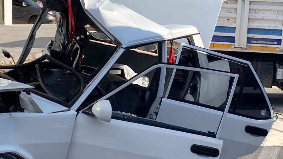 2 Haftalık Nişanlı Çift Kazada Can Verdi