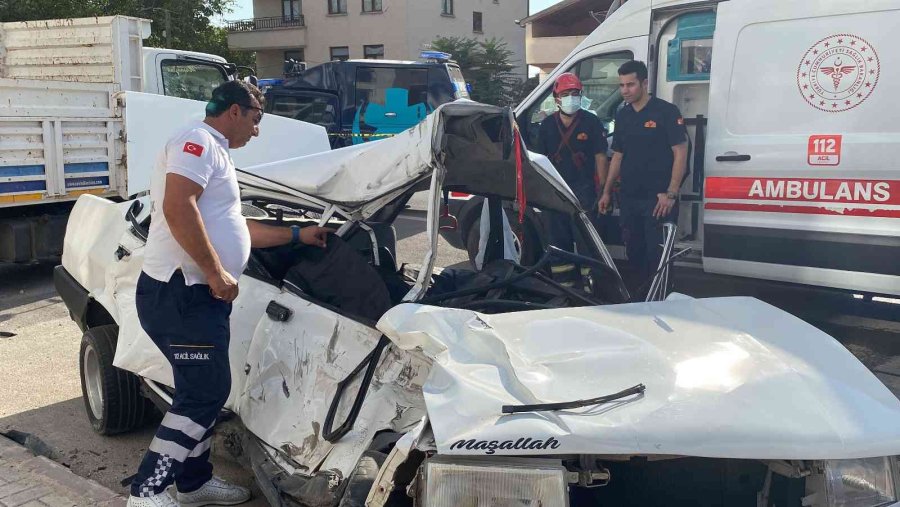 2 Haftalık Nişanlı Çift Kazada Can Verdi