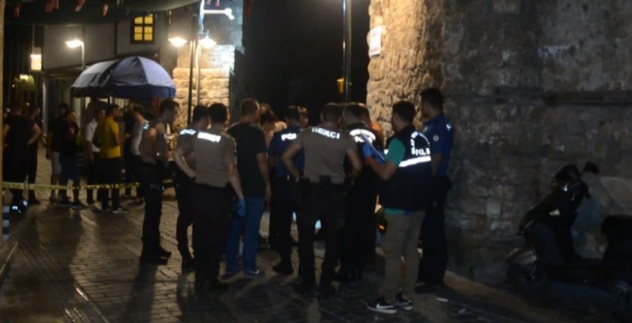 Antalya’da Silahlı Kavga: 1’i Ağır 3 Yaralı