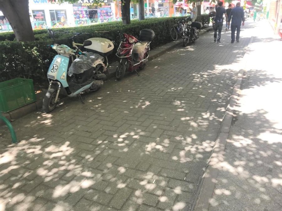 Kaldırımlar Yayalardan Çok Motosikletlerin Kullanım Alanı Oluyor