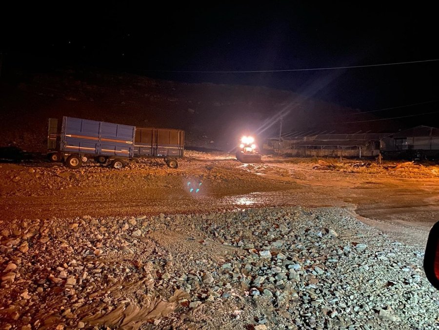 Korkuteli’deki Şiddetli Yağış, Yaylalarda Sele Neden Oldu