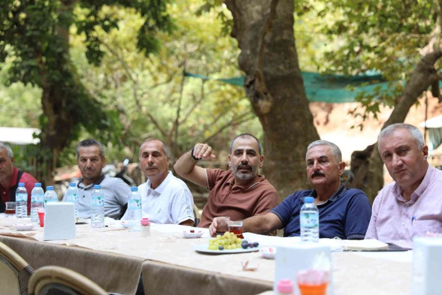 Başkan Yücel, Muhtarlarla Bir Araya Geldi