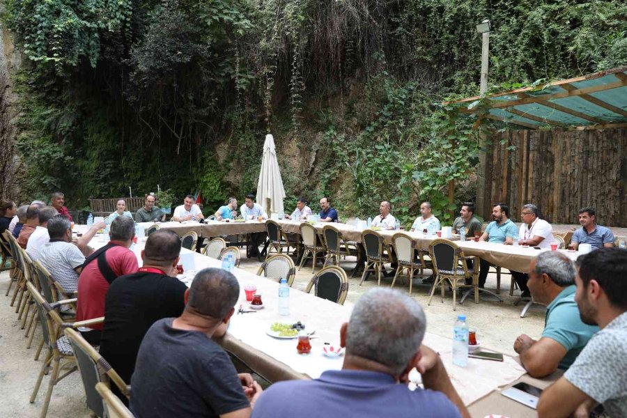 Başkan Yücel, Muhtarlarla Bir Araya Geldi
