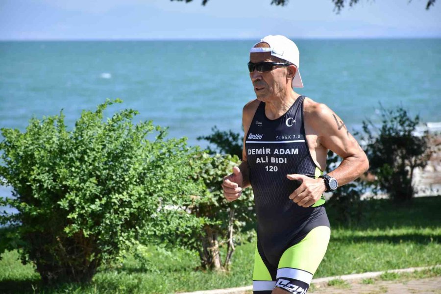 ‘demir Adam’ Standart Mesafede Türkiye Şampiyonu Oldu