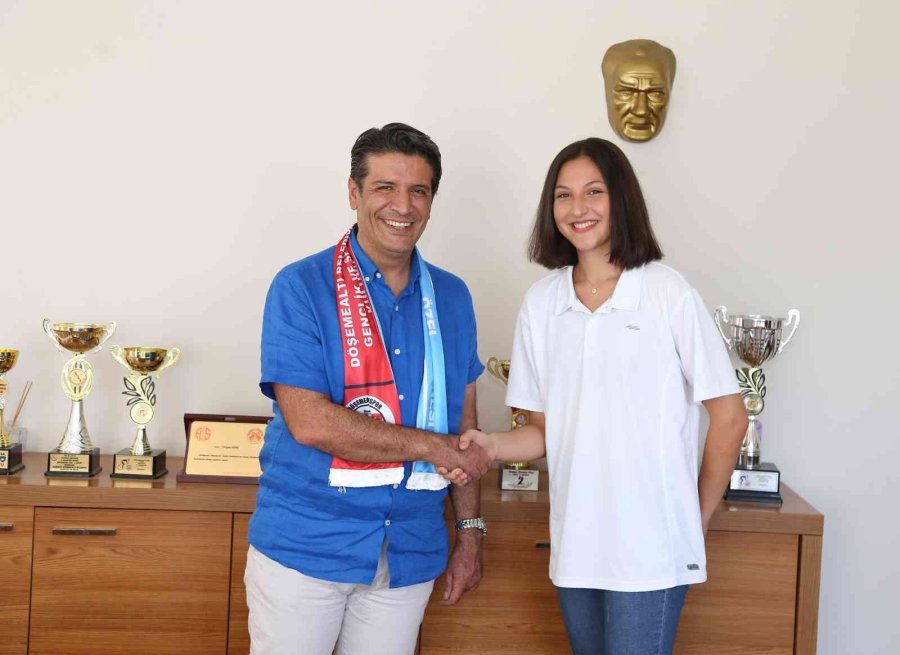 Başkan Turgay Genç, Voleybol Takımını Ağırladı