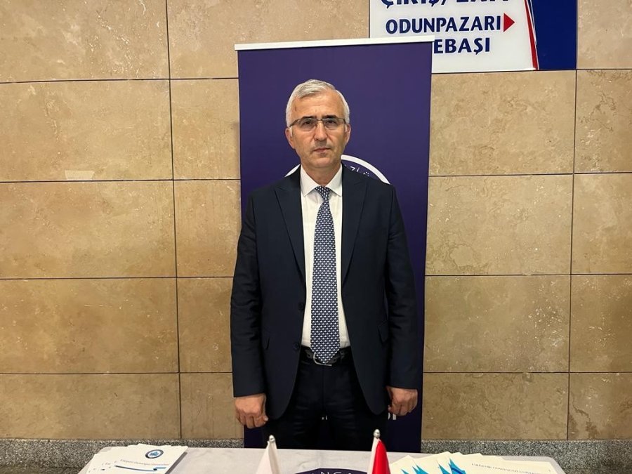 Eskişehir’e Gelen Öğrencileri Üniversite Temsilcileri Karşıladı