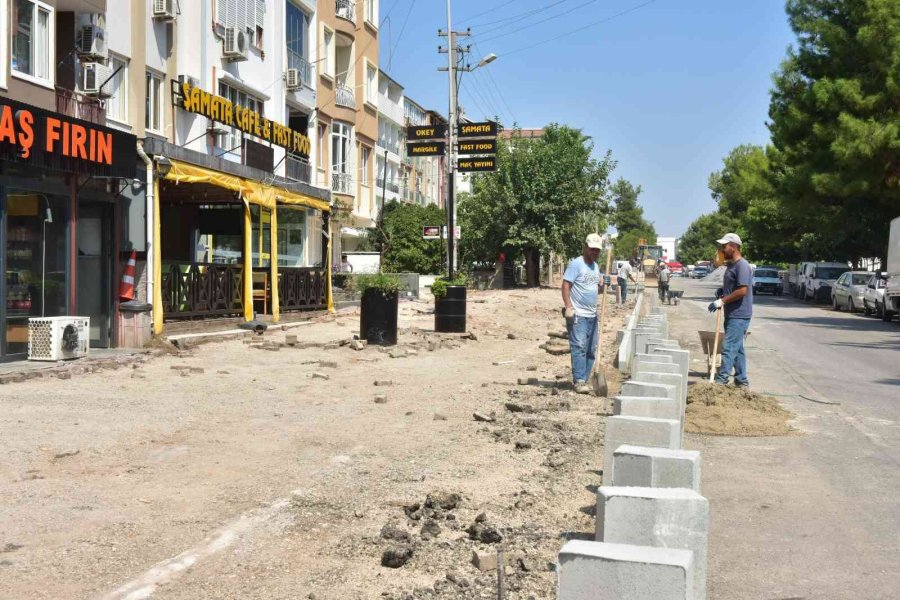 Gülveren Mahallesinde Kaldırım Çalışması
