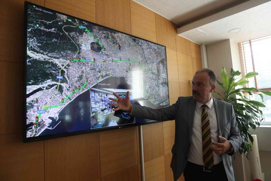 Antalya’da 99 Kavşakta ‘akıllı Kavşak’ Sistemine Geçiliyor