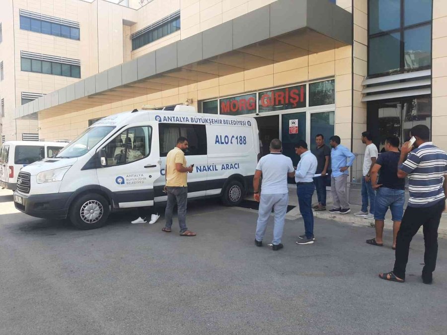 Otomobilin Çarptığı Rümeysa Hayata Tutunamadı