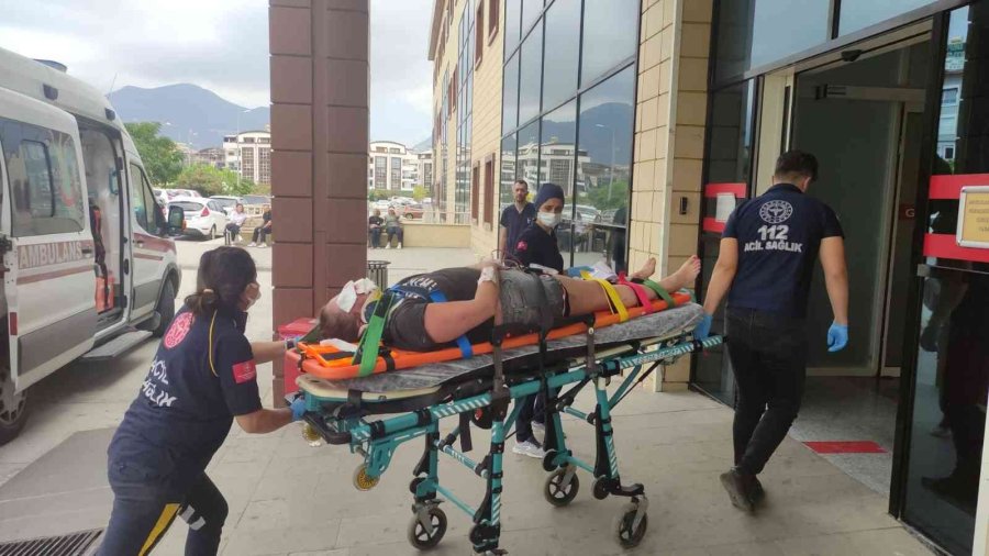 Polonyalı Turistler Safari Cipiyle Şarampole Düştü: 5 Yaralı