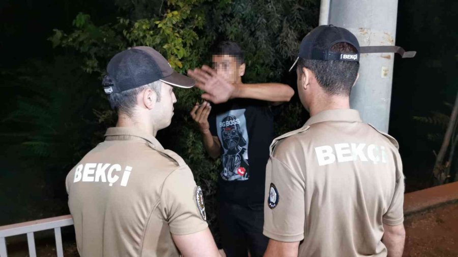 “bunların Kaşıntıları Var” Deyip Devletin Polisini Dövdürmek İçin Adam Çağırdı