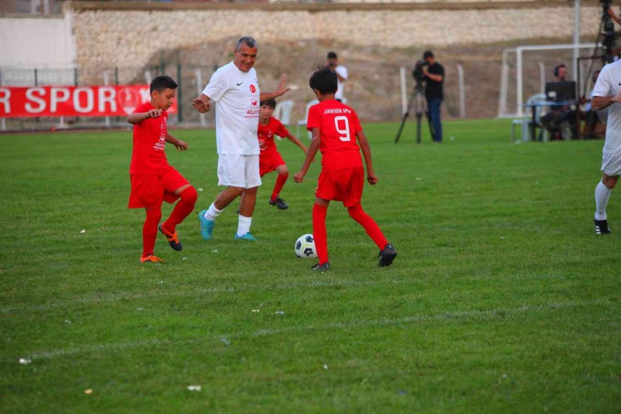 Düşman İstihbaratlarını Yanıltmak İçin 100 Yıl Önce Oynanan Maçın Temsili Oynandı