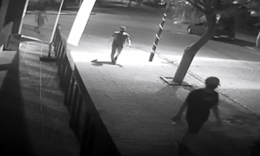 Yüzlerini Gizlemeye Çalışsalar Da Yakalandılar