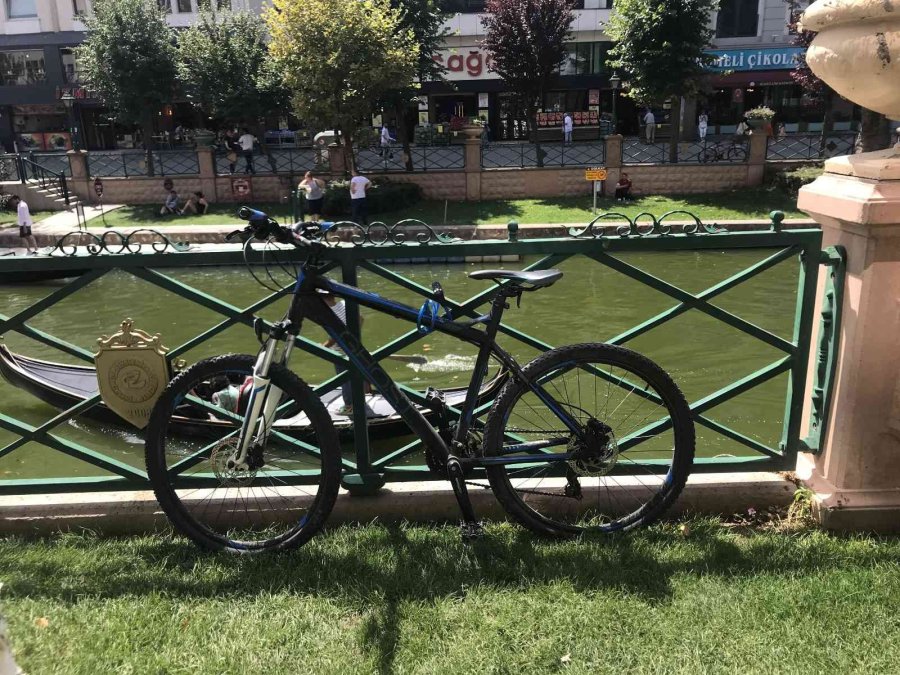 Porsuk Çayı Kenarı Bisiklet Parkına Döndü