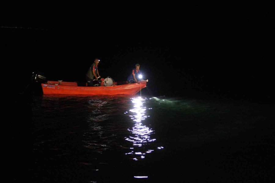 Karaman’da Baraja Düşen Hafif Ticari Araç Bulundu