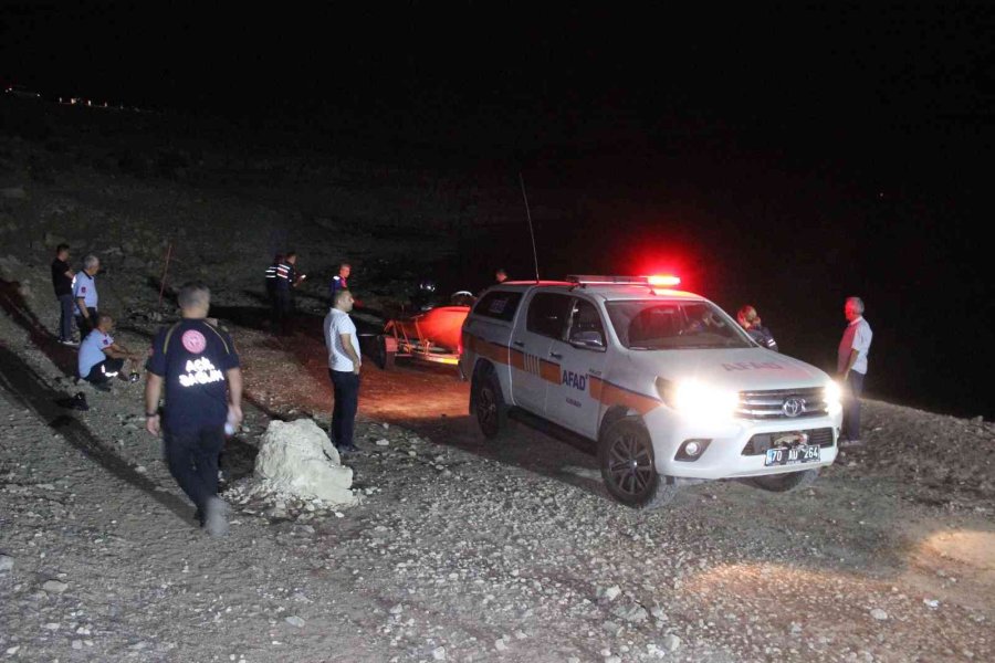 Karaman’da Baraja Düşen Hafif Ticari Araç Bulundu