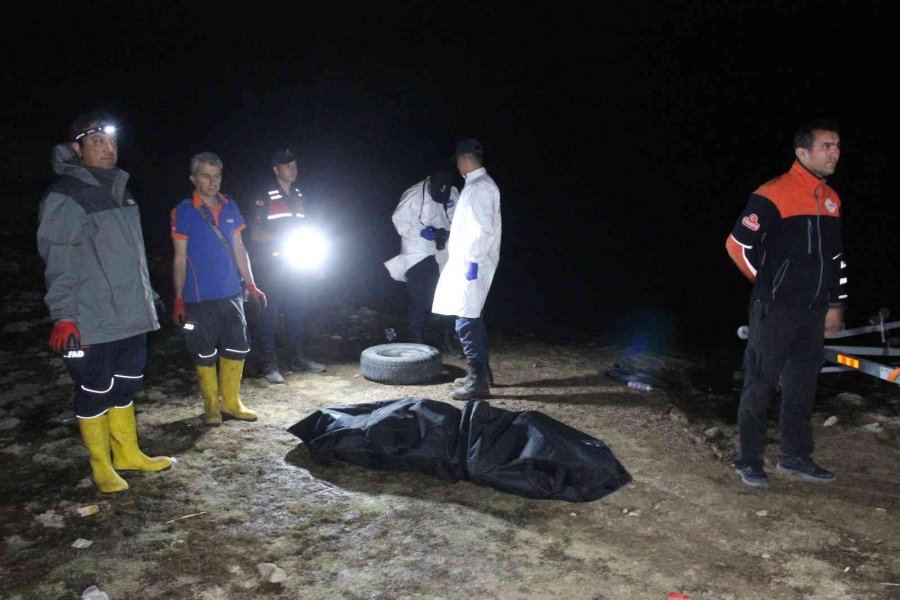 Karaman’da Baraja Düşen Hafif Ticari Araçtan Acı Haber: Sürücünün Cesedi 7 Saatlik Çalışmanın Ardından Çıkarıldı