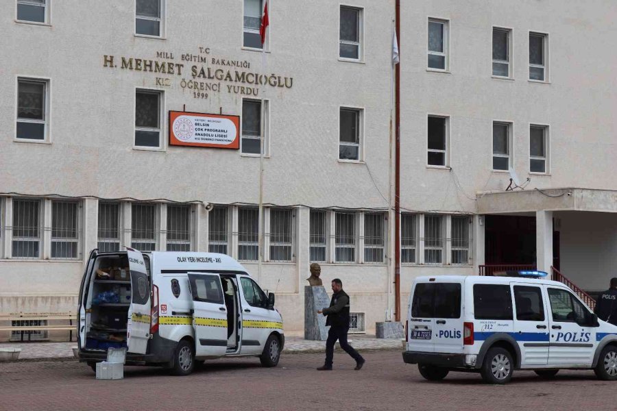 Annesini Bıçaklayan Eski Eşinin Mahkemede Beraatini İstedi