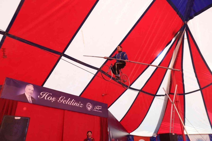 Akrobasi Sirki’ni 4 Günde 3 Bin Kişi İzledi