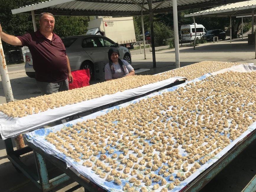 Kışlık Tarhanalar Pazar Tezgâhlarını Süslüyor