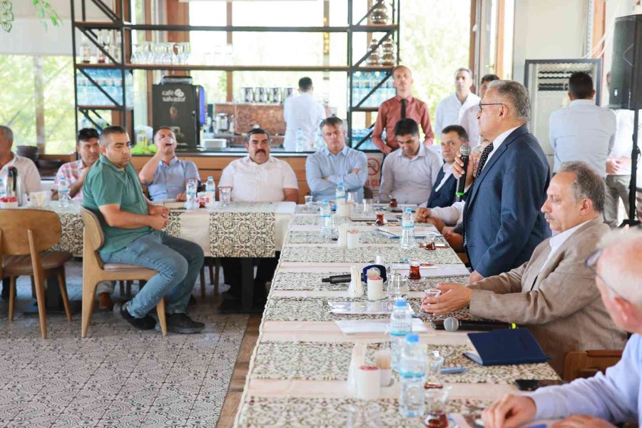 Başkan Büyükkılıç’tan Talas’ın Muhtarlarıyla İstişare Toplantısı