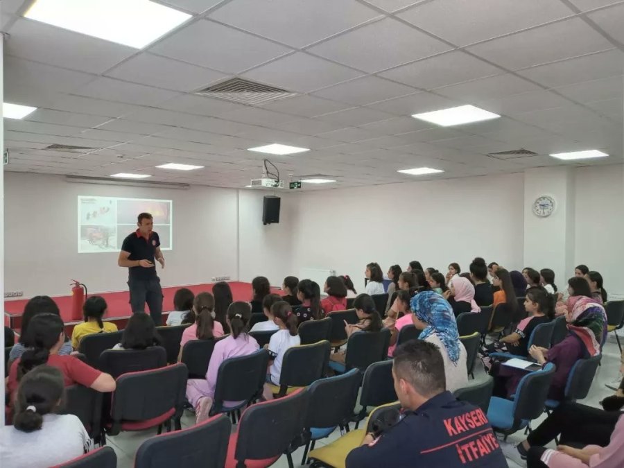 Büyükşehir İtfaiyesi’nden Kaymek Kursiyerlerine ‘yangın Eğitimi Ve Semineri’