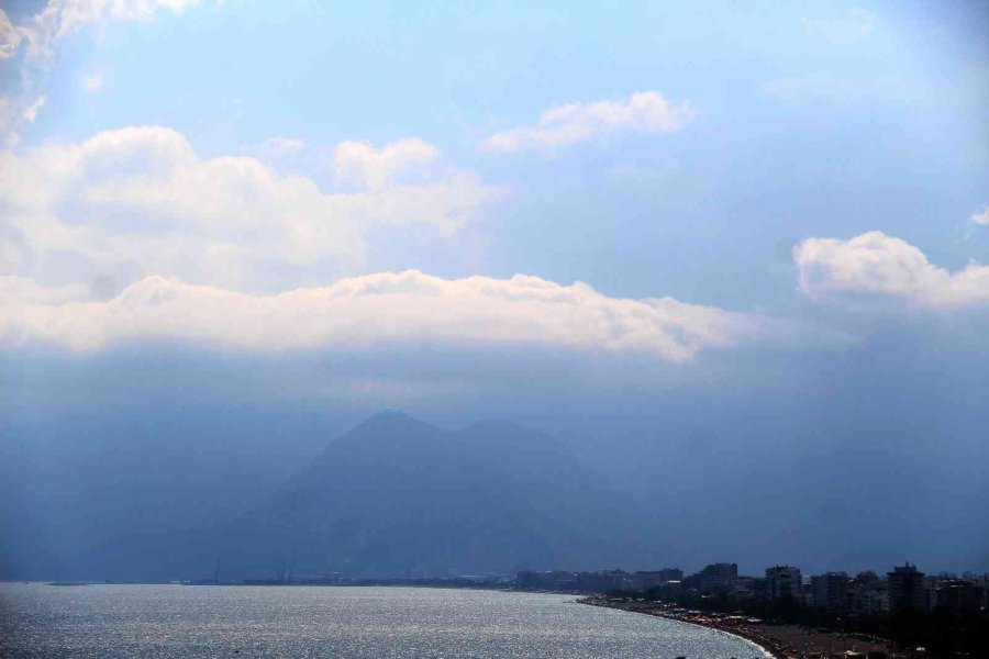 Yüksek Nemden Bunalan Antalyalılara Kötü Haber
