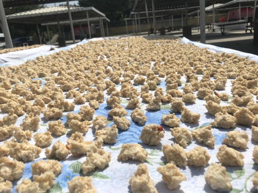 Kışlık Tarhanalar Pazar Tezgâhlarını Süslüyor