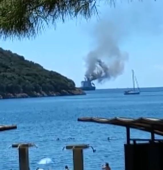 Yakıt Yüklü Gemideki Yangın, Gemi Personeli Tarafından Söndürüldü