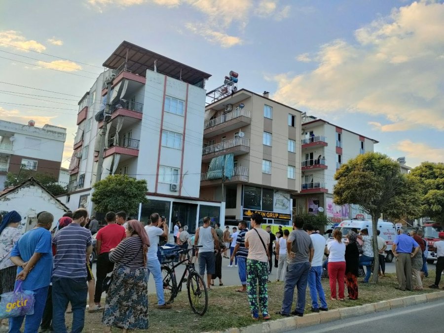 Çatıdaki Eyleminden Köpeklerine Kavuşunca Vazgeçti