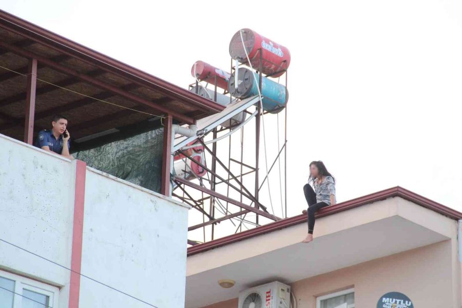Çatıdaki Eyleminden Köpeklerine Kavuşunca Vazgeçti