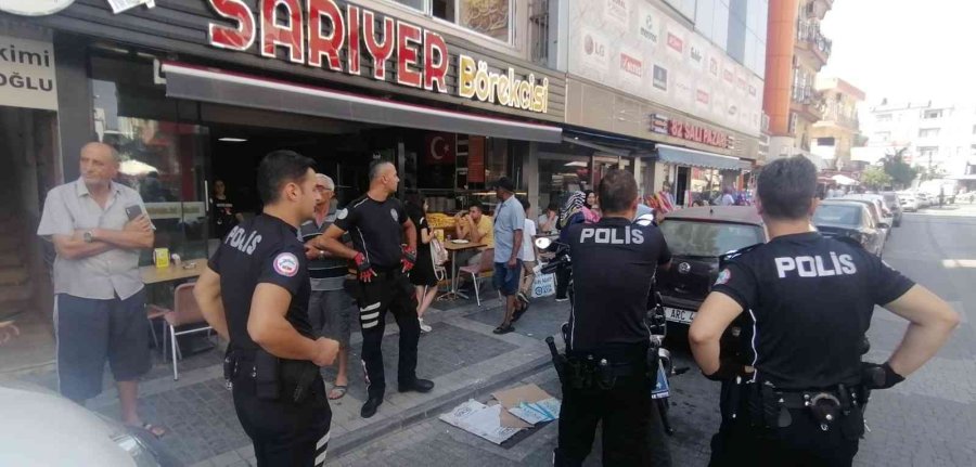 "acil Görüşme Yapmam Lazım" Diyerek Aldığı Telefonla Ortadan Kayboldu