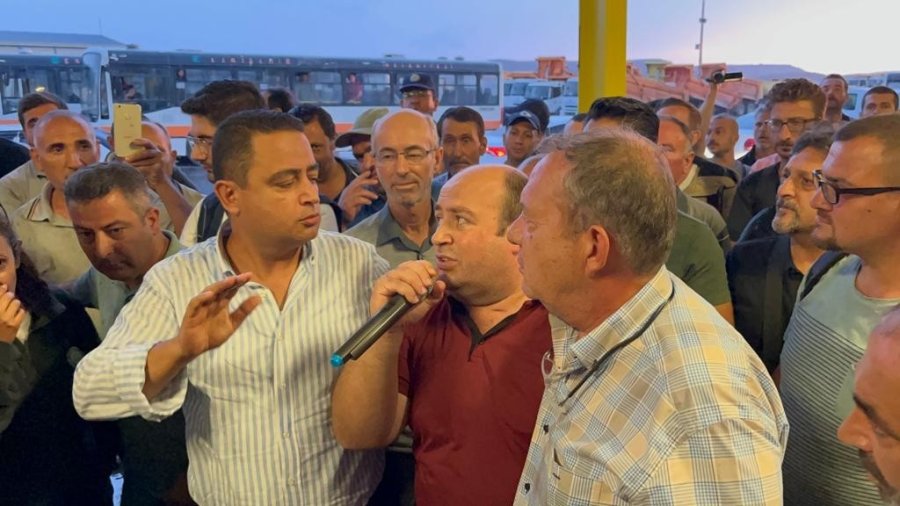 Eskişehir’de Yüzlerce İşçi Zammı Beğenmedi, Belediyeyi Protesto Etti