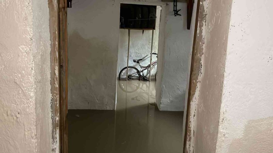 Eskişehir’de Etkili Olan Şiddetli Sağanak Yağış