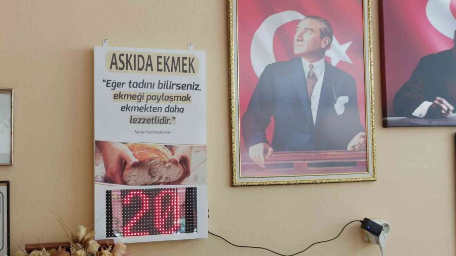 Hayırsever Muhtar 1 Yılda 550 Ekmek Dağıttı