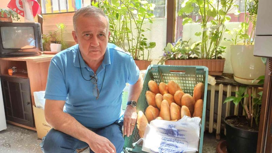 Hayırsever Muhtar 1 Yılda 550 Ekmek Dağıttı