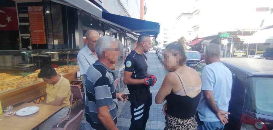 "acil Görüşme Yapmam Lazım" Diyerek Aldığı Telefonla Ortadan Kayboldu