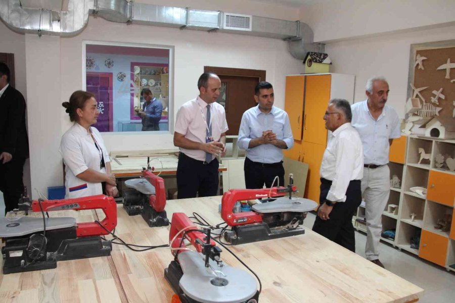 Başkan Büyükkılıç’tan Erciyes Koleji’ne Ziyaret