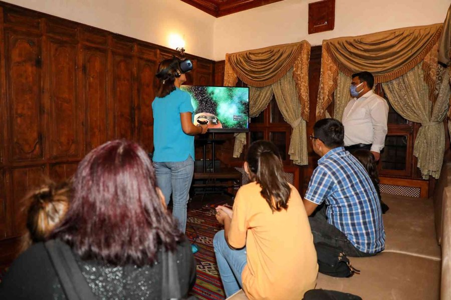 Talas’ın Tıpkıbasım Kur’an Sergisi’ne Yoğun İlgi