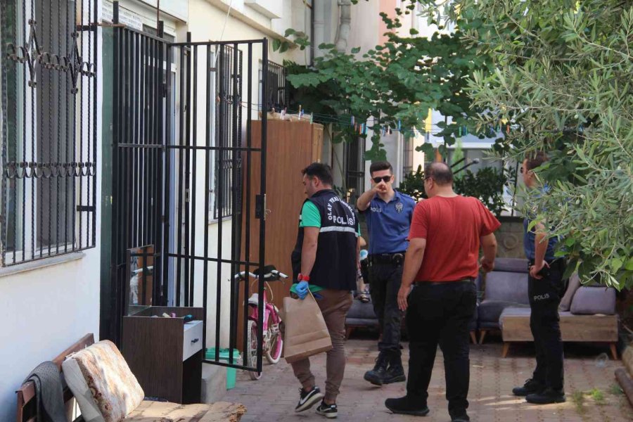 Antalya’da İki Arkadaşın Telefon Numarası Tartışmasında Silah Konuştu: 1 Yaralı