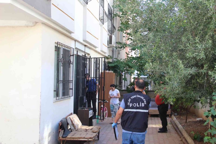 Antalya’da İki Arkadaşın Telefon Numarası Tartışmasında Silah Konuştu: 1 Yaralı