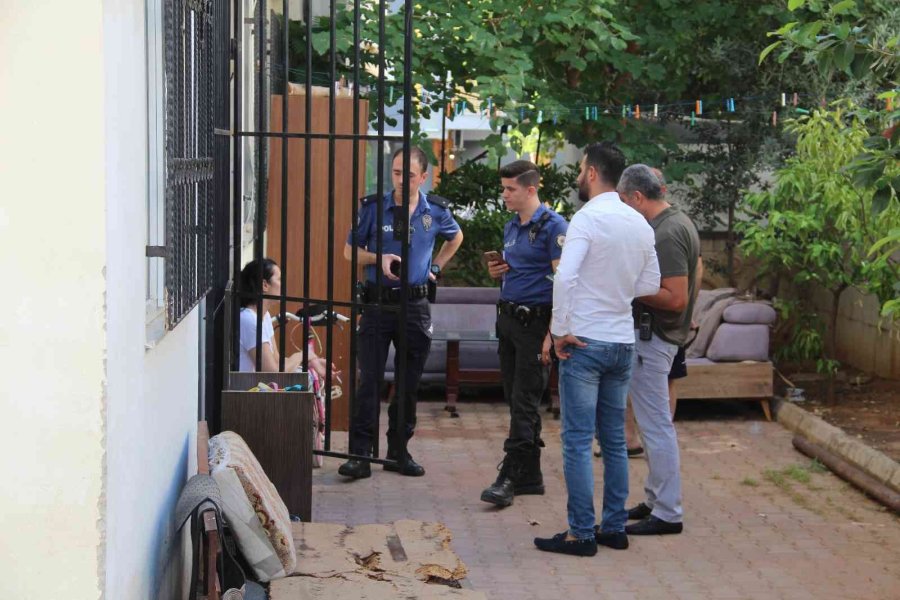 Antalya’da İki Arkadaşın Telefon Numarası Tartışmasında Silah Konuştu: 1 Yaralı