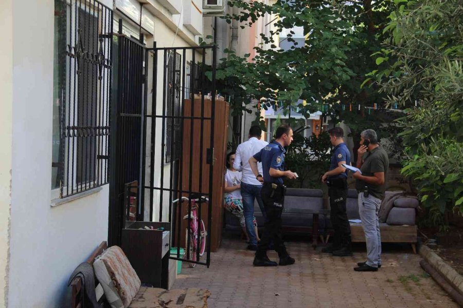 Antalya’da İki Arkadaşın Telefon Numarası Tartışmasında Silah Konuştu: 1 Yaralı