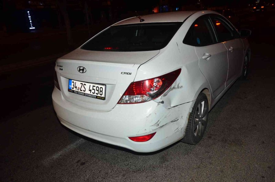 Kontrolden Çıkan Motosiklet Otomobile Arkadan Çarptı: 1 Yaralı