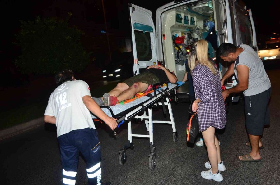 Kontrolden Çıkan Motosiklet Otomobile Arkadan Çarptı: 1 Yaralı