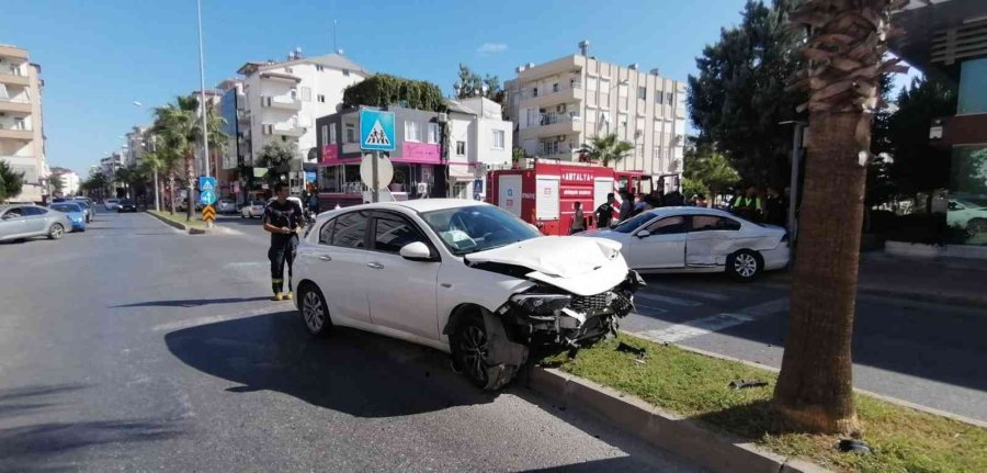 Manavgat’ta Trafik Kazası: 4 Yaralı