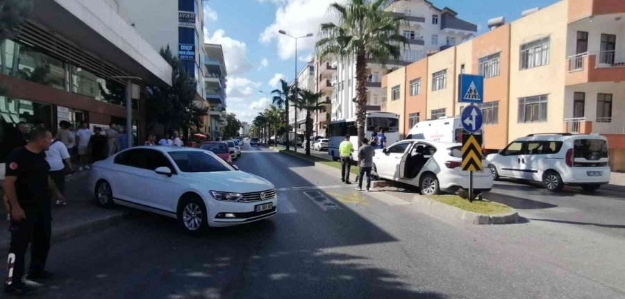 Manavgat’ta Trafik Kazası: 4 Yaralı