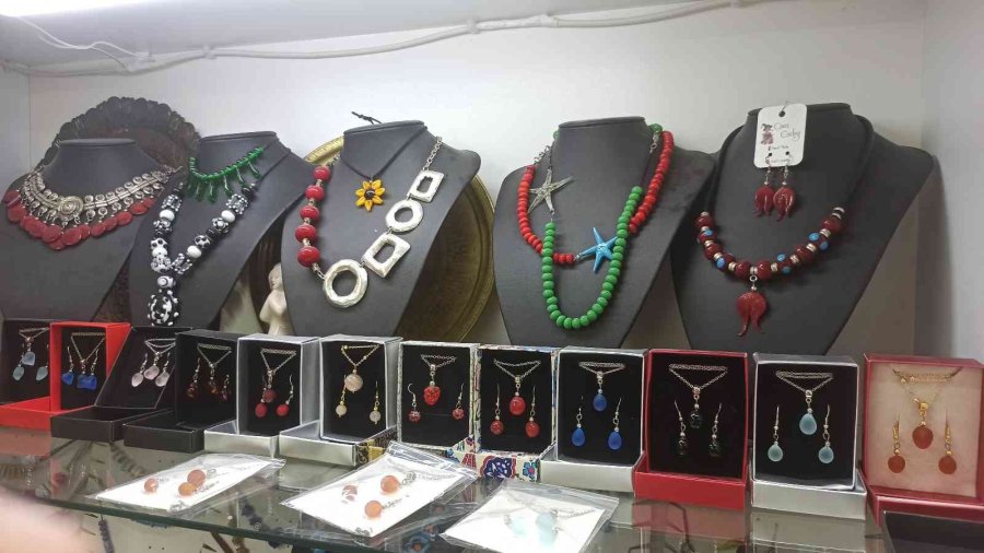 Eskişehir’de Yapılan Camdan Süs Eşyaları Yurtdışından Büyük Talep Görüyor